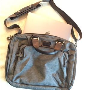 Laptop bag similar to Tumi Yuma